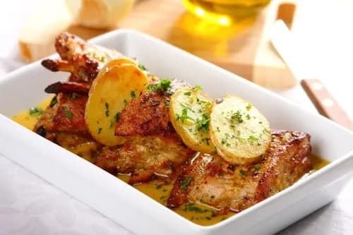 Co ugotować na żeberkach? 5 pysznych przepisów, które zaskoczą