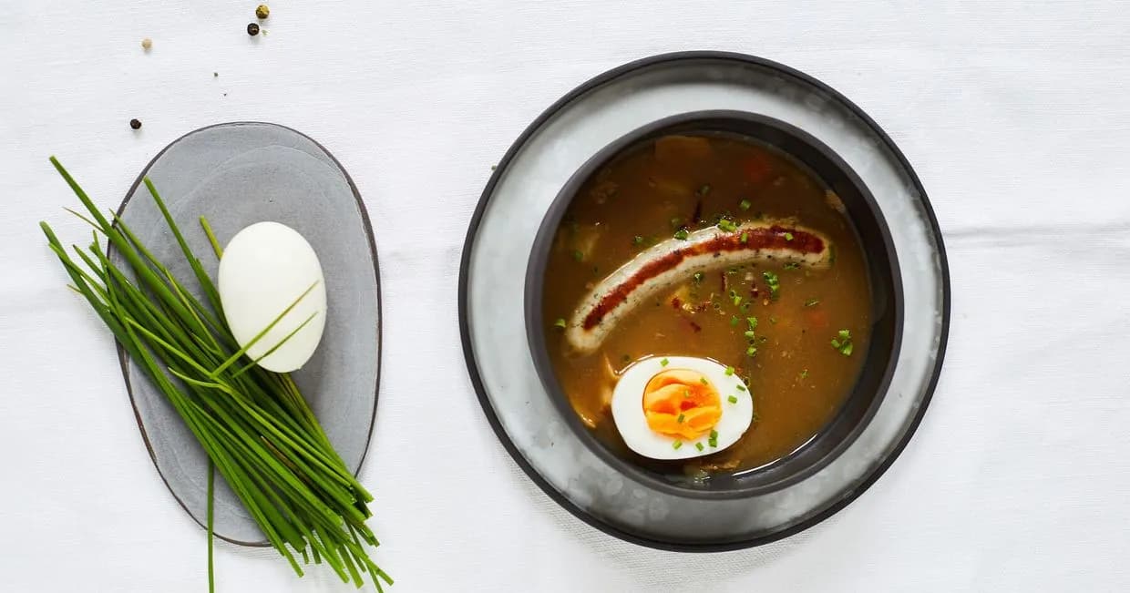 Jak ugotować żurek na kiełbasie - prosty przepis na pyszny smak