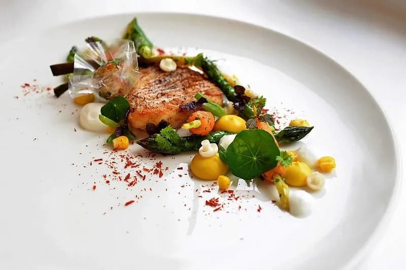 Co na obiad w Poznaniu? Sprawdź najlepsze lokalne smaki i restauracje