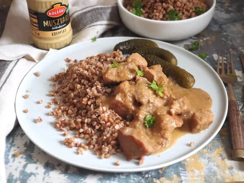 Co ugotować z szynki wieprzowej? Pyszne przepisy na smaczne dania